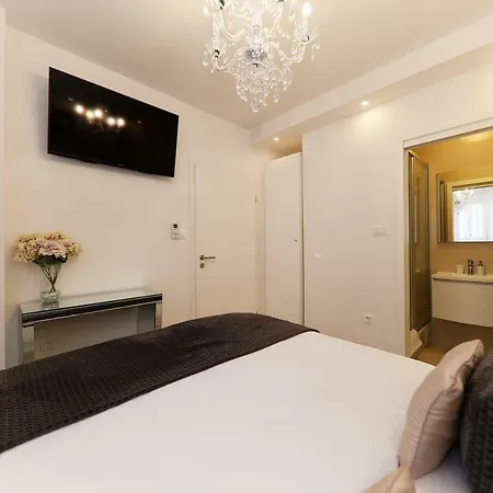 Kiko Luxury Living Penzion 4*